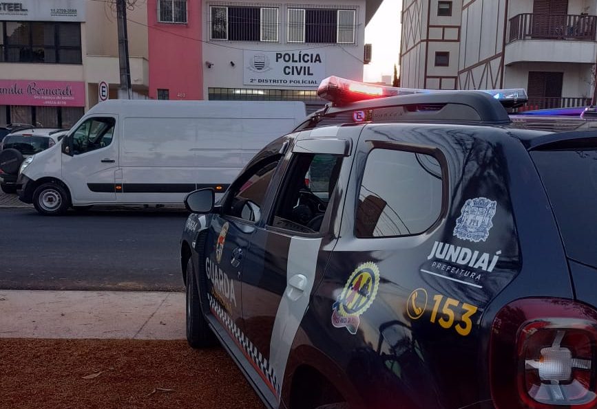 Van é recuperada no Fazenda Grande pela Guarda Municipal